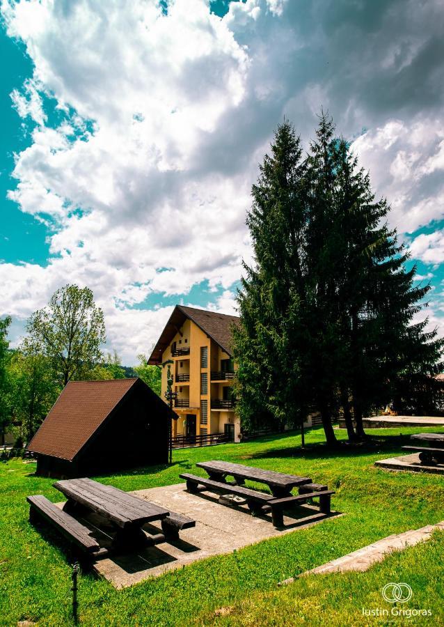 Pension Vanatorul Vatra Dornei Esterno foto