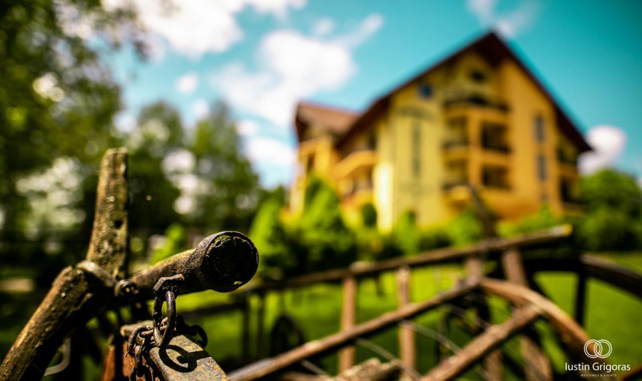 Pension Vanatorul Vatra Dornei Esterno foto