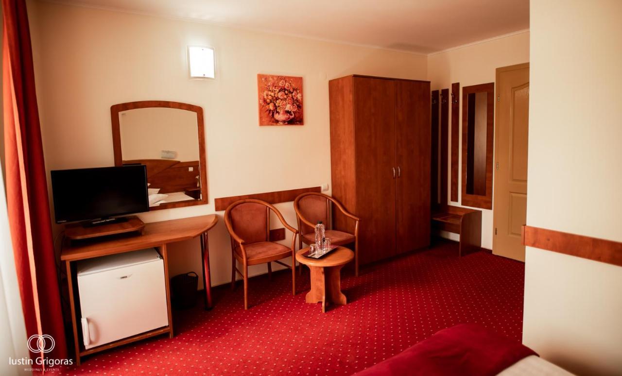 Pension Vanatorul Vatra Dornei Esterno foto