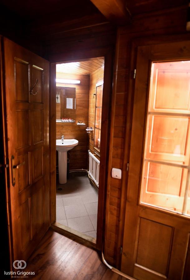 Pension Vanatorul Vatra Dornei Esterno foto