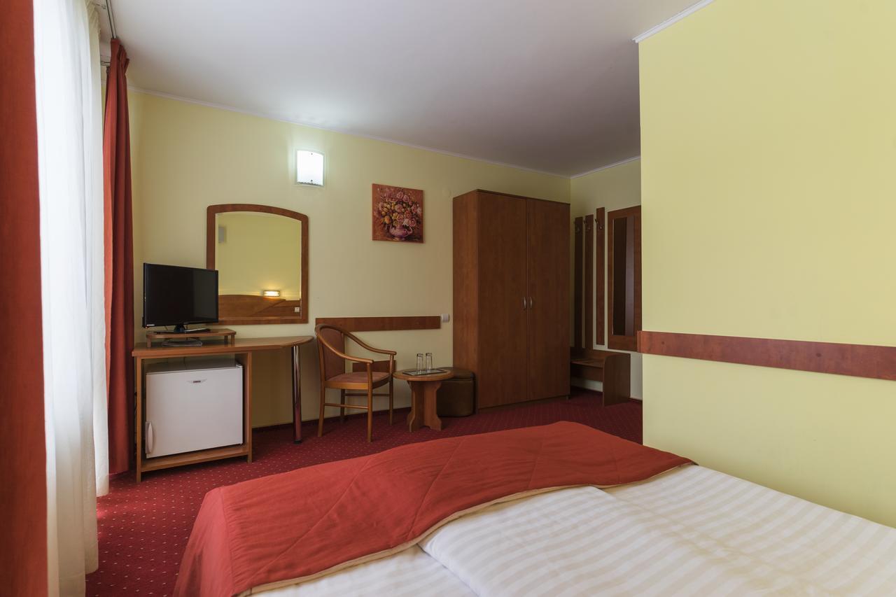 Pension Vanatorul Vatra Dornei Esterno foto